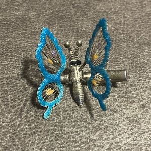 90’s Vintage Blue/Silver Moving Wings Butterfly Clip